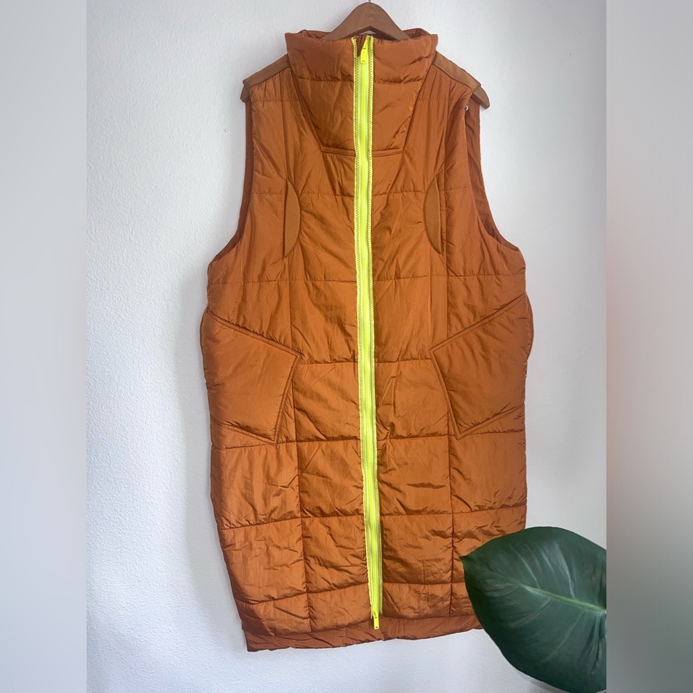 FP Movement On the Move Insulated Vest  Women's XS check measurements - Picture 2 of 6